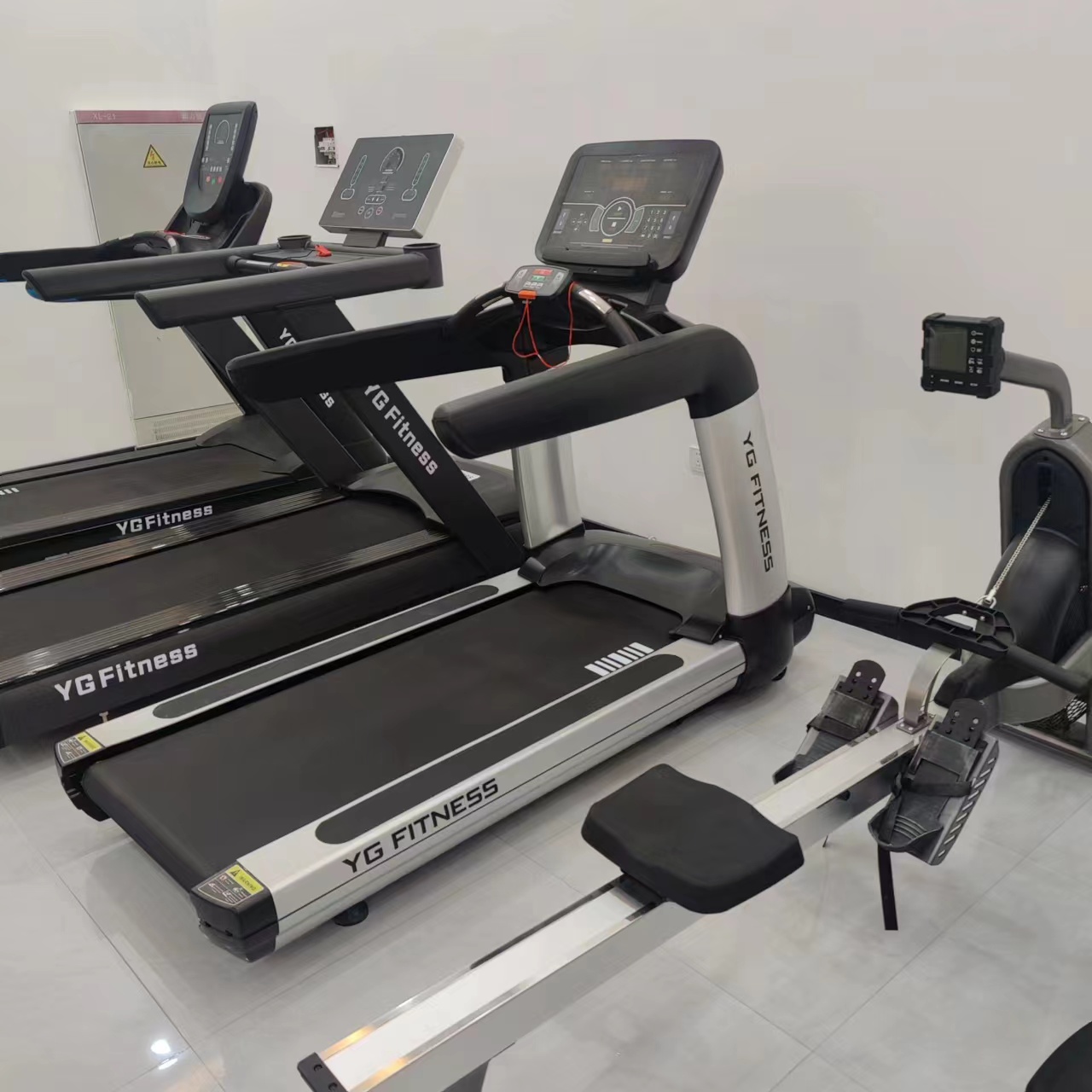 Running Gear Gym - Elektrisches Laufband für Fitness-Studios 3 PS